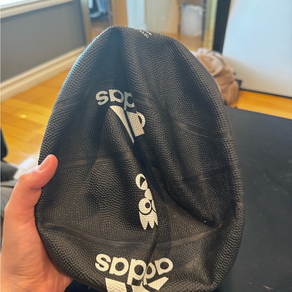 Basketball - Picture 4 of 6